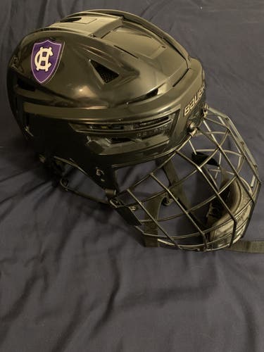 Used Medium Bauer Re-Akt 150 Helmet