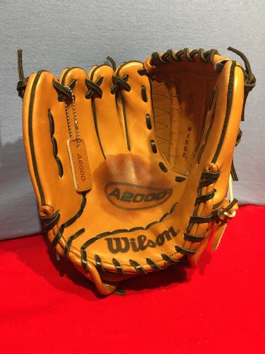 New Wilson A2000 Full Right Infielder Glove