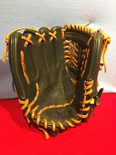 New Wilson A2000 Full Right Infielder Glove