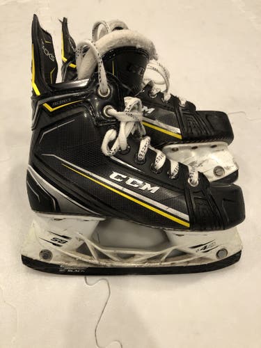 Used CCM Size 1 Tacks 9090 Skates