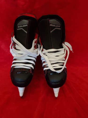 Hockey Skates Junior New Bauer Ns Regular Width Size 1