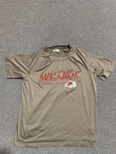 Used Colorado Avalanche Fanatics Gray Training Shirts From Training Camp M, LG, XL
