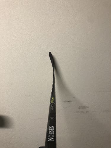 Senior Right Handed Pro Stock Vapor FlyLite Hockey Stick