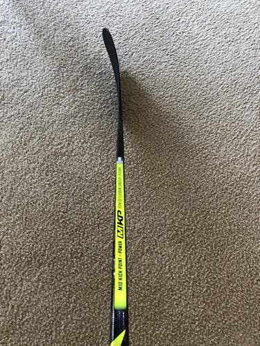 Junior Right Handed Super Tacks AS4 Pro Hockey Stick