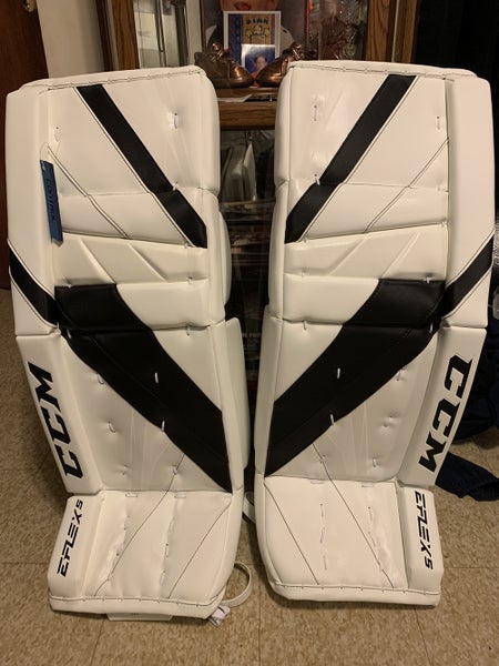 Ccm Eflex 5 Goalie pads 32+1- BRAND NEW!