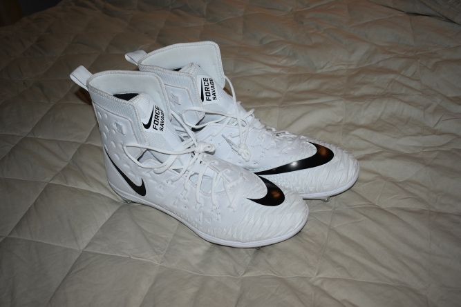 NEW - NikeForce Savage Cleats, White, Size 18