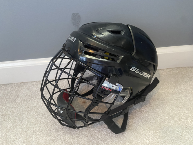 Helmet Used Small Bauer Re-Akt with FM580 Cage