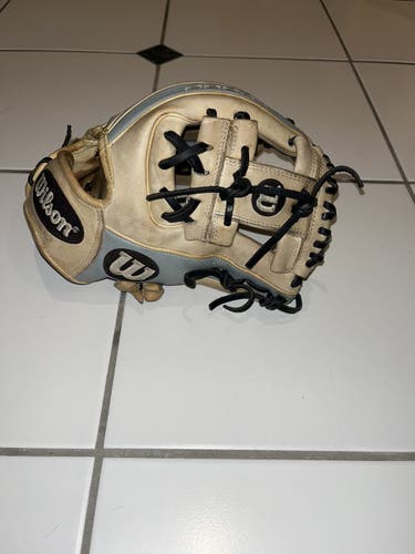Infield 11.25" A2000 Baseball Glove