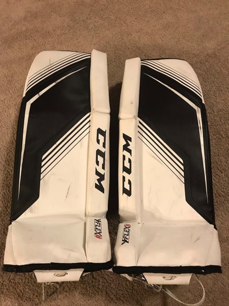 Like New Youth Hockey 26" CCM Goalie Leg Pads