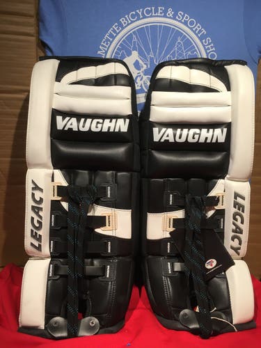 NOS 26" Vaughn VPG4040 26" Leg Pads + T4040 Regular Int Catch Glove