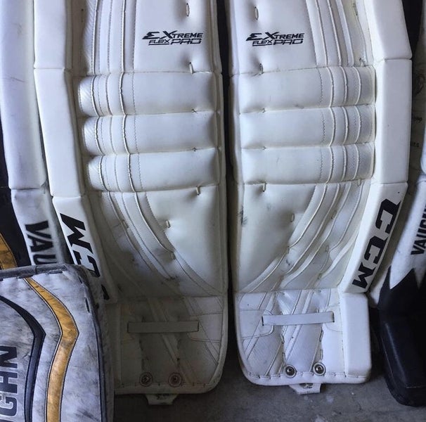 White Used 33" CCM Extreme Flex Pro Goalie Leg Pads