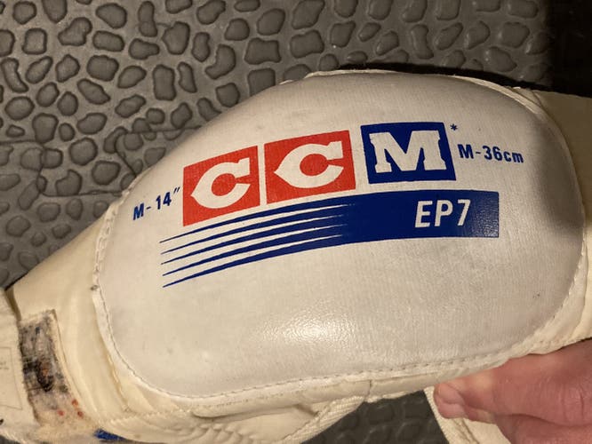 Medium CCM Elbow Pads