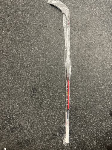 Senior Right Handed Mid Pattern  Vapor Hyperlite Hockey Stick