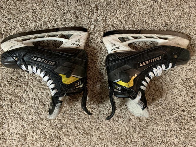 Senior Bauer Wide Width  Size 7.5 Supreme 3S Pro Hockey Skates