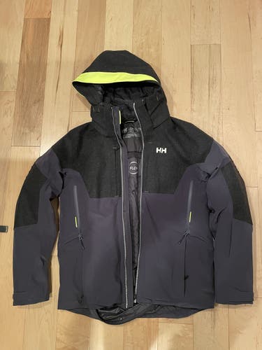 New Large Helly Hansen Ski Jacket