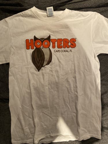Hooters Cape Coral Tee