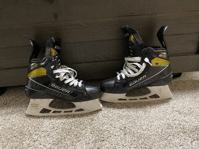 Senior Bauer Size 8.5 Supreme UltraSonic Hockey Skates