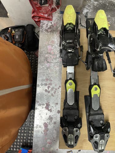 Ski Bindings Used Fischer Racing RC4 Z18 85MM Max Din 18