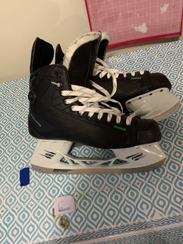 Hockey Skates Senior Used Reebok RibCor 24K Size 9