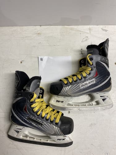 Junior Bauer Size 2EE Vapor X15 Hockey Skates