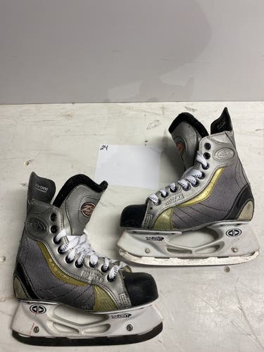 Used Easton Size 2 Z-Air Hockey Skates