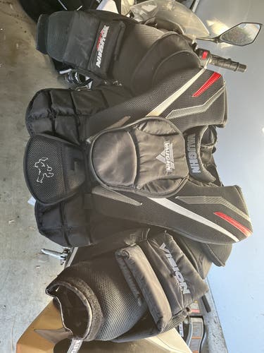 Large Vaughn Vision 9500 Goalie Chest Protector