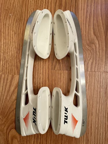 BRAND NEW Bauer TUUK LightSpeed 2 (LS2) Holders L/R with steel Runners
