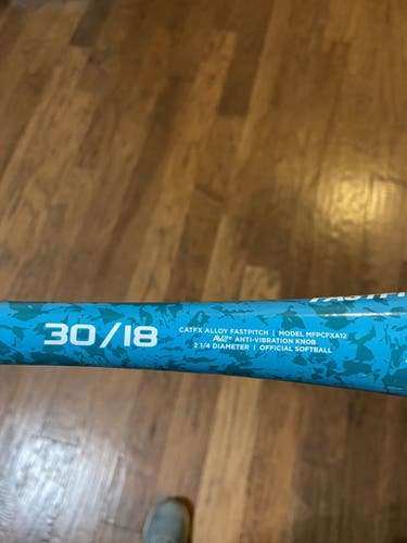 Used Alloy (-12) 18 oz 30" CAT FX Bat
