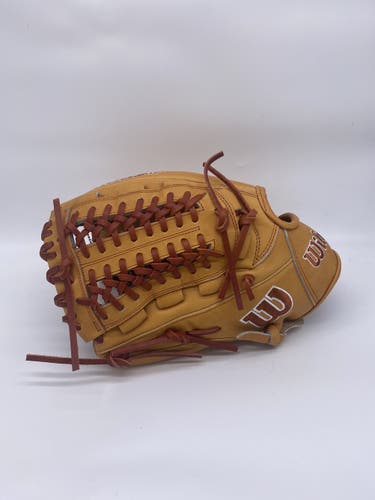 Wilson A2000 D33 11.75 new with tags pitchers glove