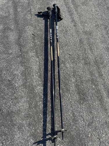 Used 52in (130cm) All Mountain Response Series Ski Poles