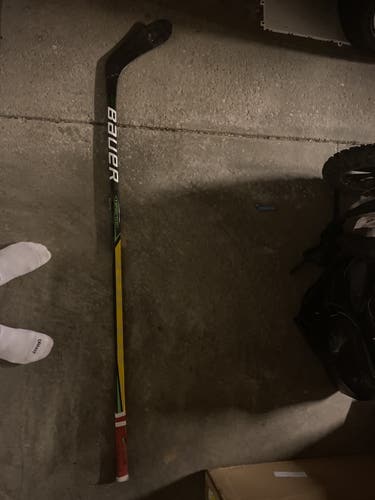 Junior Right Handed Toe Pattern  Supreme UltraSonic Hockey Stick