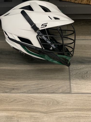 Player's Cascade S Helmet