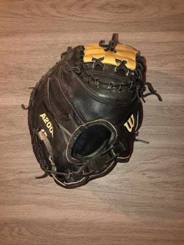Wilson A2000 34 inch Superskin catchers mitt