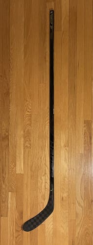 Used Senior Right Handed Bauer Vapor FlyLite Shadow Series P28 Toe Pattern 87 Flex Hockey Stick