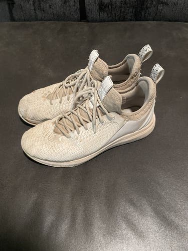 Harper 5 Turf Size 12.5