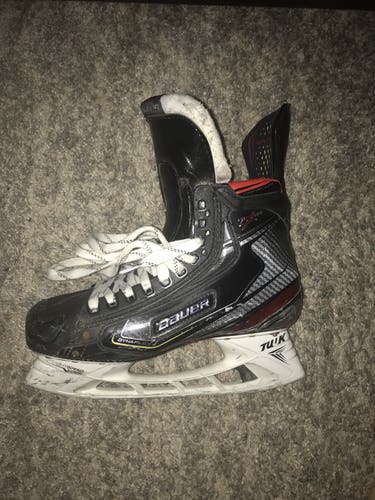 Senior Bauer Regular Width Pro Stock Size 7 Vapor 2X Pro Hockey Skates