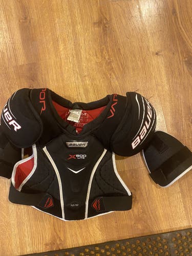 Senior Medium Bauer Vapor X800 Lite Shoulder Pads