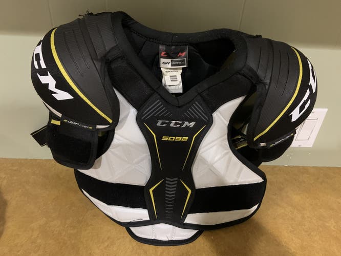 Senior Small CCM Tacks Shoulder Pads