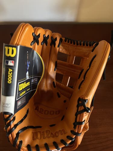 Outfield 12.75" A2000 Baseball Glove