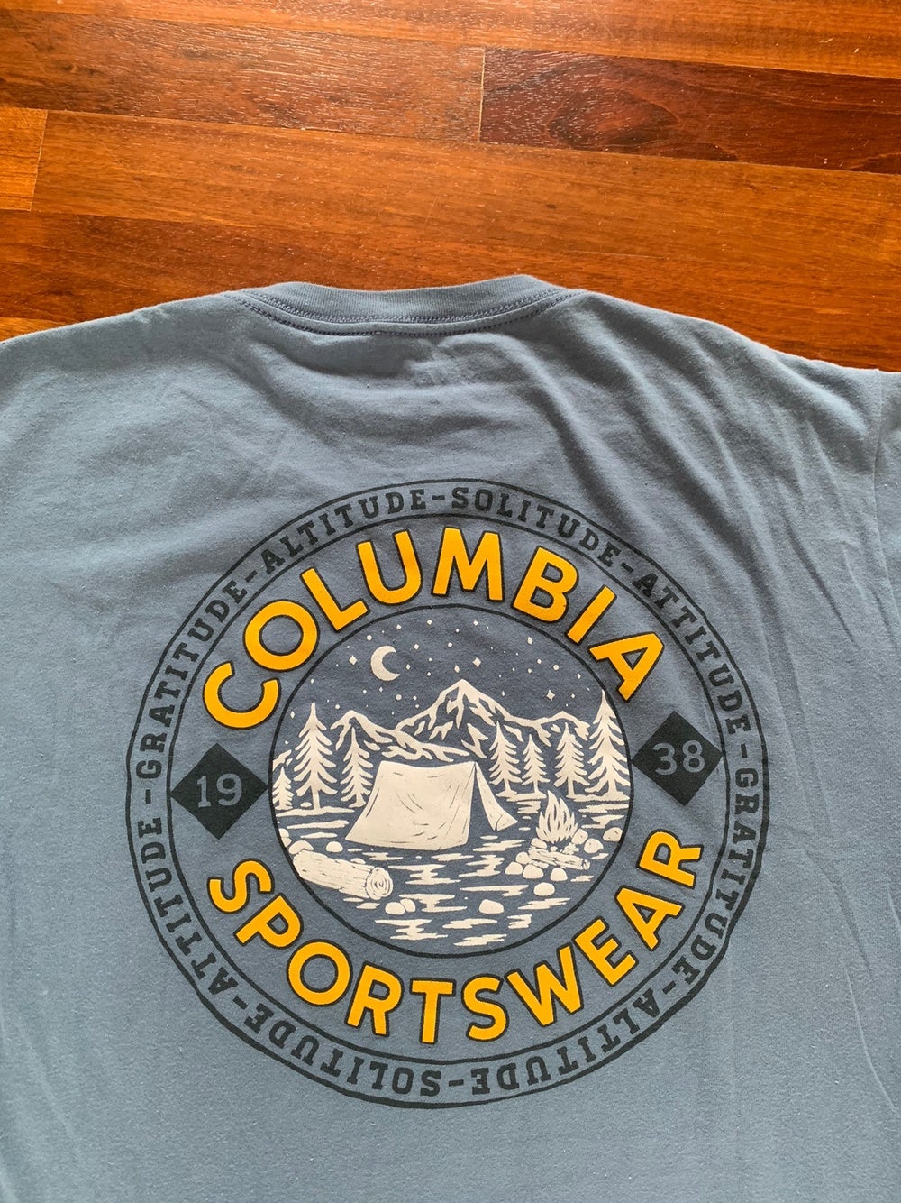 Columbia Sportswear T Shirt XL New