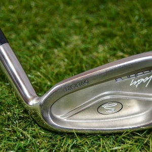 Lady Cobra 	Oversize 	8 Iron 	Right Handed	35.5"	Graphite	Ladies 	New Grip