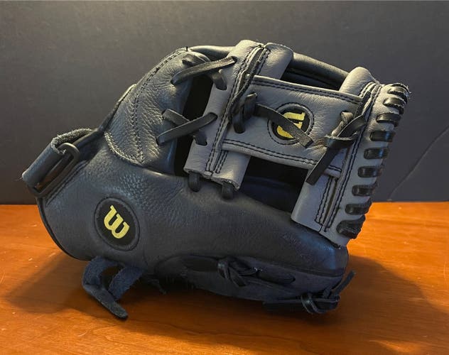 Wilson Staff A0700 ST115 Baseball Glove 11 1/2” RHT