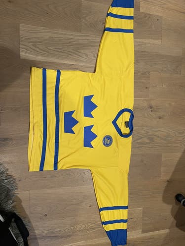 Swedish Adult Size Large Jersey