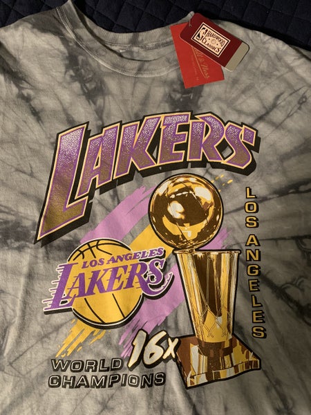 Mitchell & Ness Los Angeles Lakers Gold Hardwood Classics Champions Swish T-Shirt Size: Extra Large