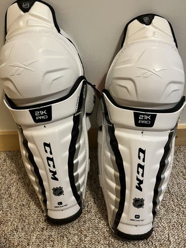 CCM Pro Stock 21K Shin Pads