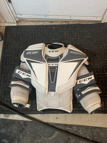 CCM shield 2 chest protector (medium)