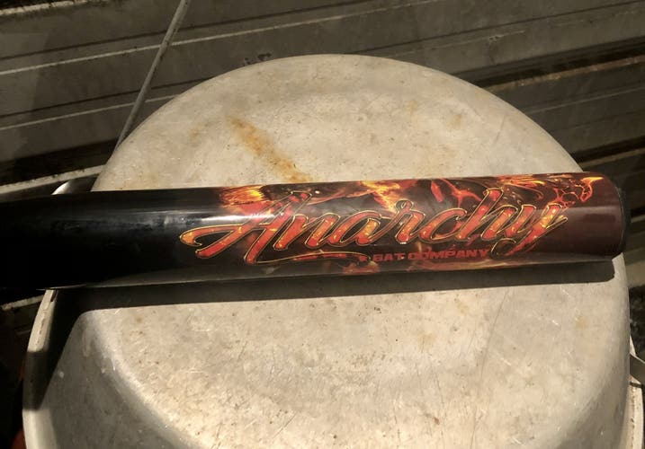 Used Anarchy Ares 27oz 34" slowpitch softball bat