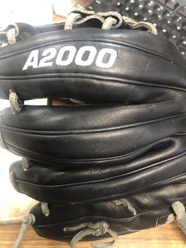 Infield 11.5" A2000 Baseball Glove