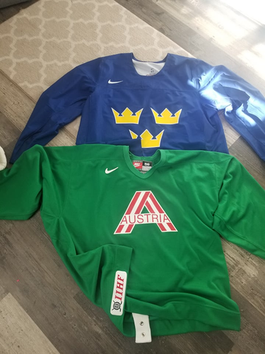 Team Austria IIHF 56 Nike Jersey Pro Stock green with Sweden Blue swift