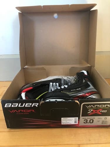 Hockey Skates Junior New Bauer Vapor 2X Pro Regular Width Size 3